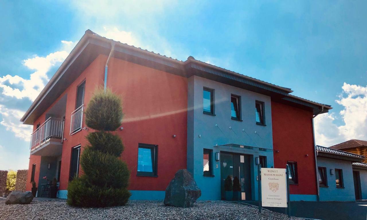 Gaestehaus Weingut Mathy-Schanz Osann-Monzel Exterior photo